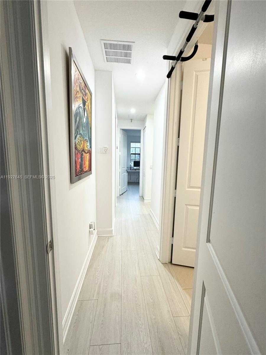 Small Image of 13017 SOUTH RIVERWALK CIR S, Plantation Number 37