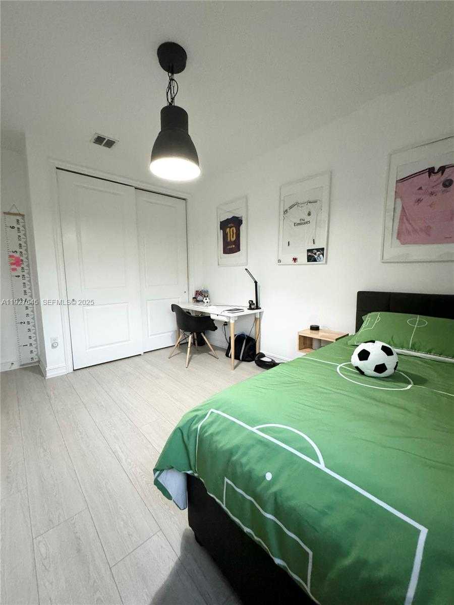 Small Image of 13017 SOUTH RIVERWALK CIR S, Plantation Number 45