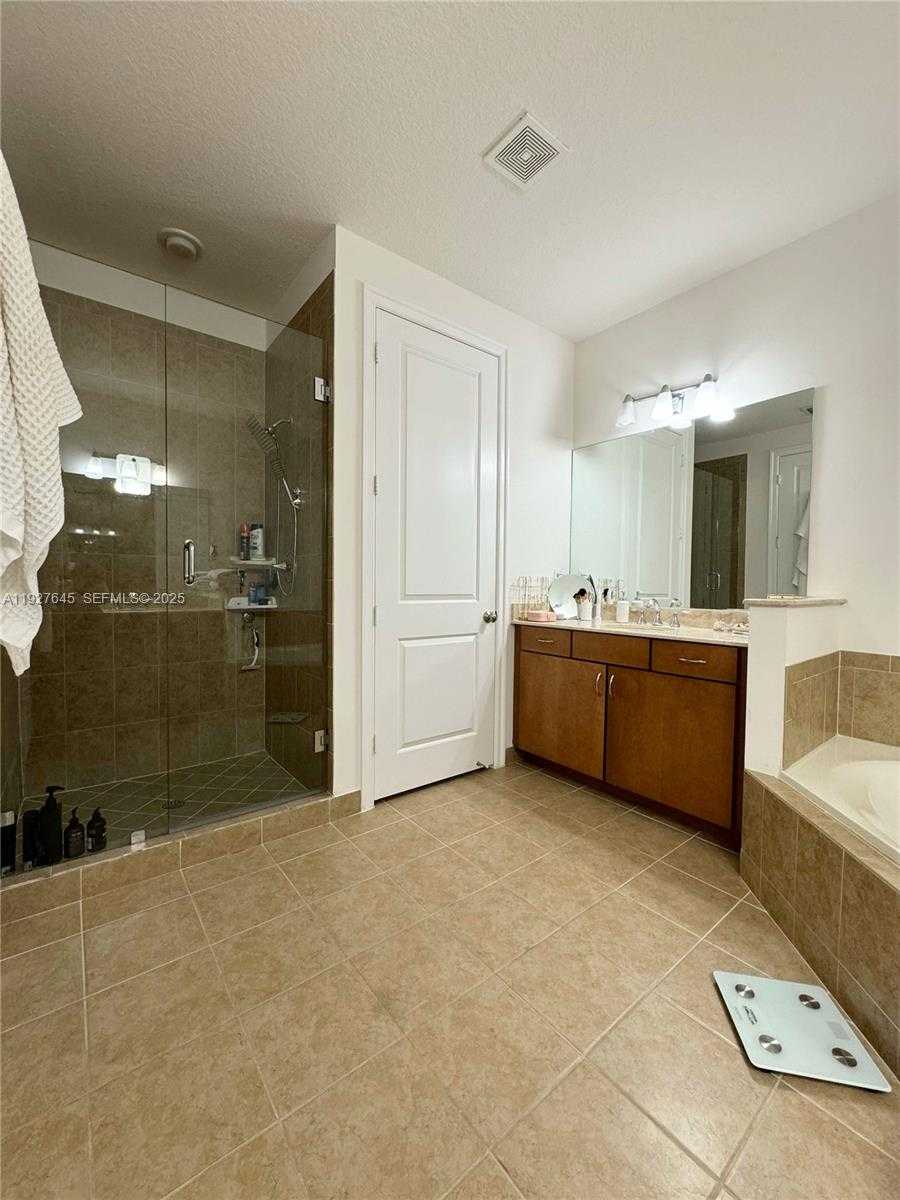 Small Image of 13017 SOUTH RIVERWALK CIR S, Plantation Number 49