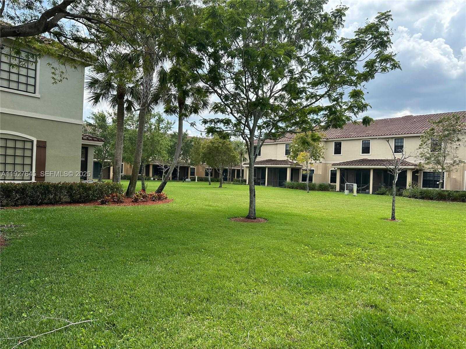 Small Image of 13017 SOUTH RIVERWALK CIR S, Plantation Number 53