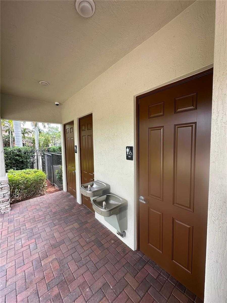 Small Image of 13017 SOUTH RIVERWALK CIR S, Plantation Number 62