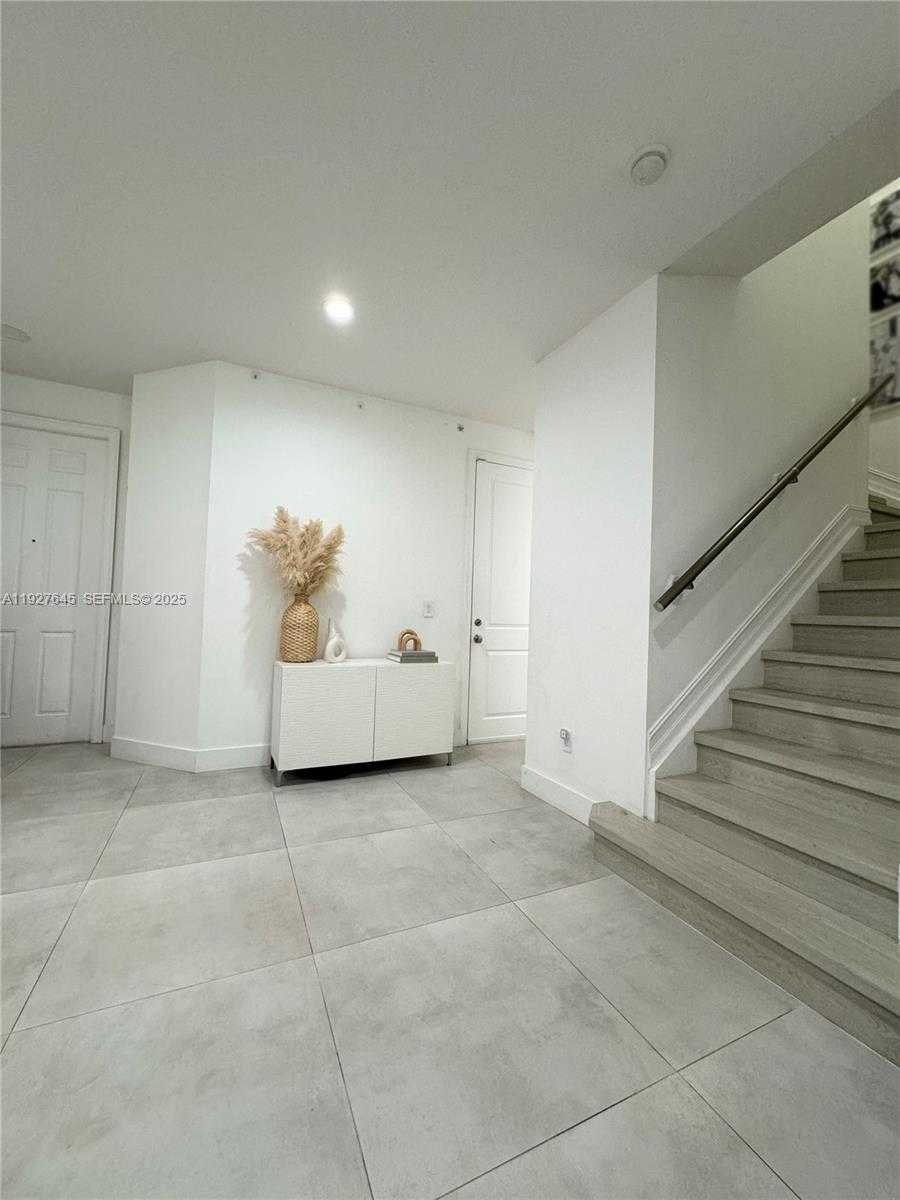 Small Image of 13017 SOUTH RIVERWALK CIR S, Plantation Number 7