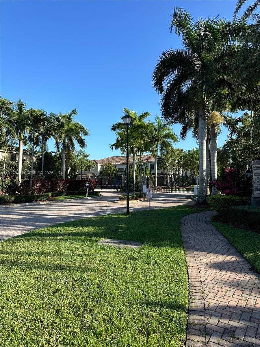 Small Image of 13017 SOUTH RIVERWALK CIR S, Plantation Number 73