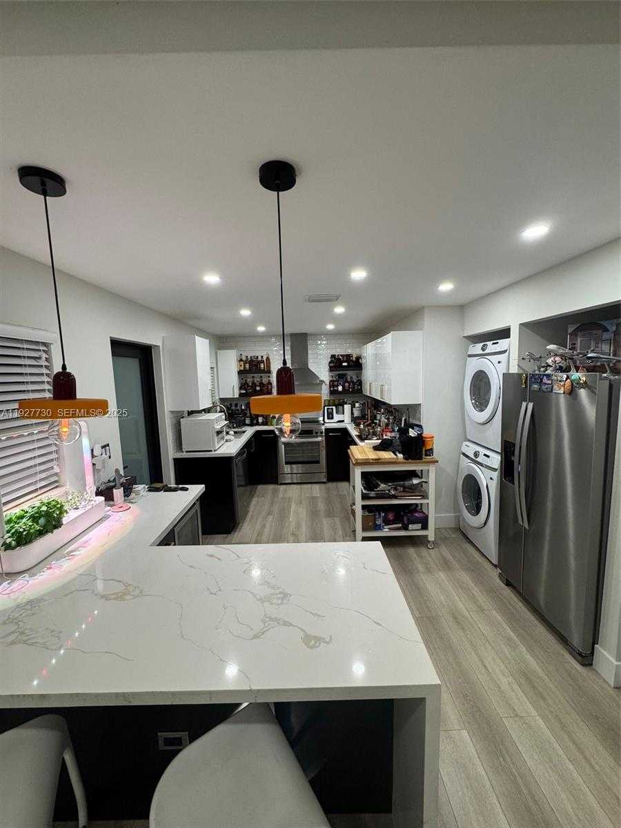 Small Image of 557 NORTH WEST 44ST #front, Miami Number 10