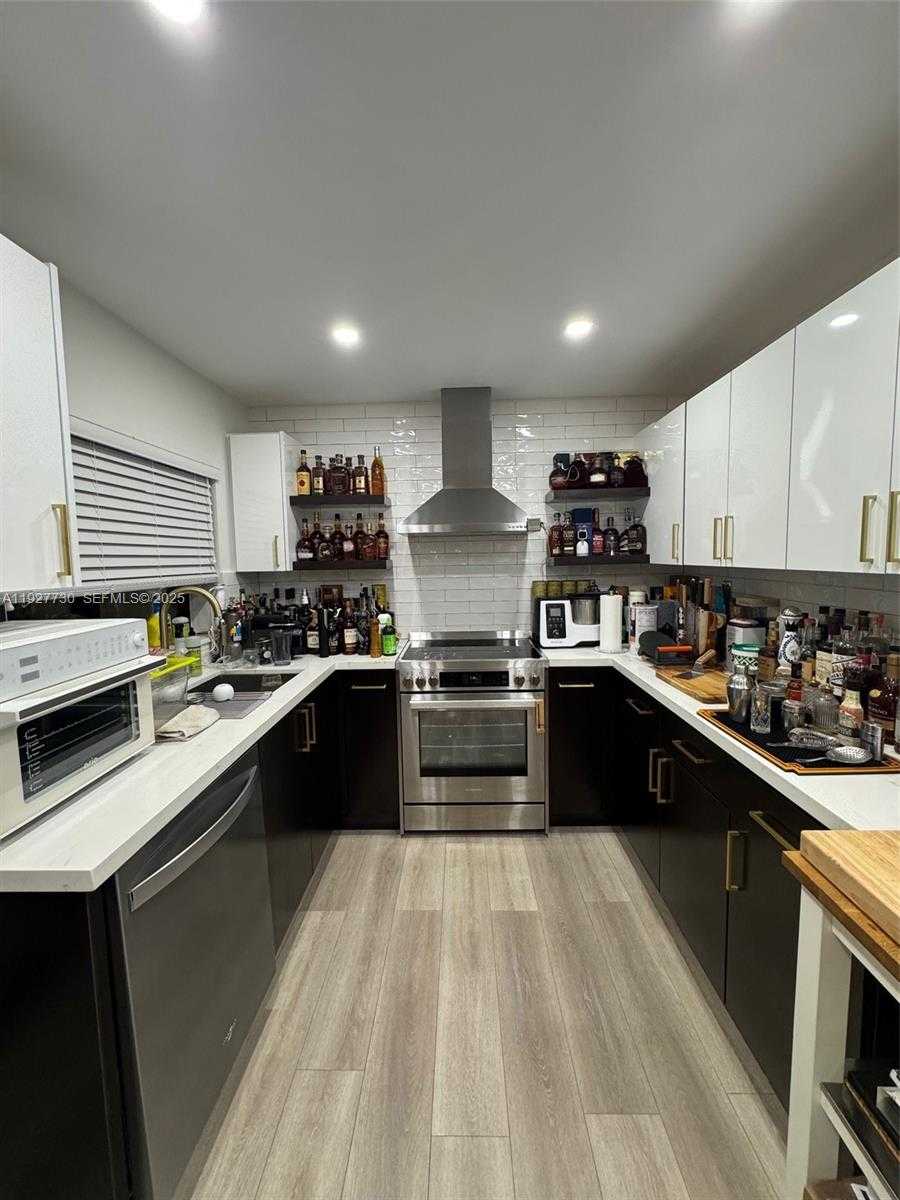 Small Image of 557 NORTH WEST 44ST #front, Miami Number 11