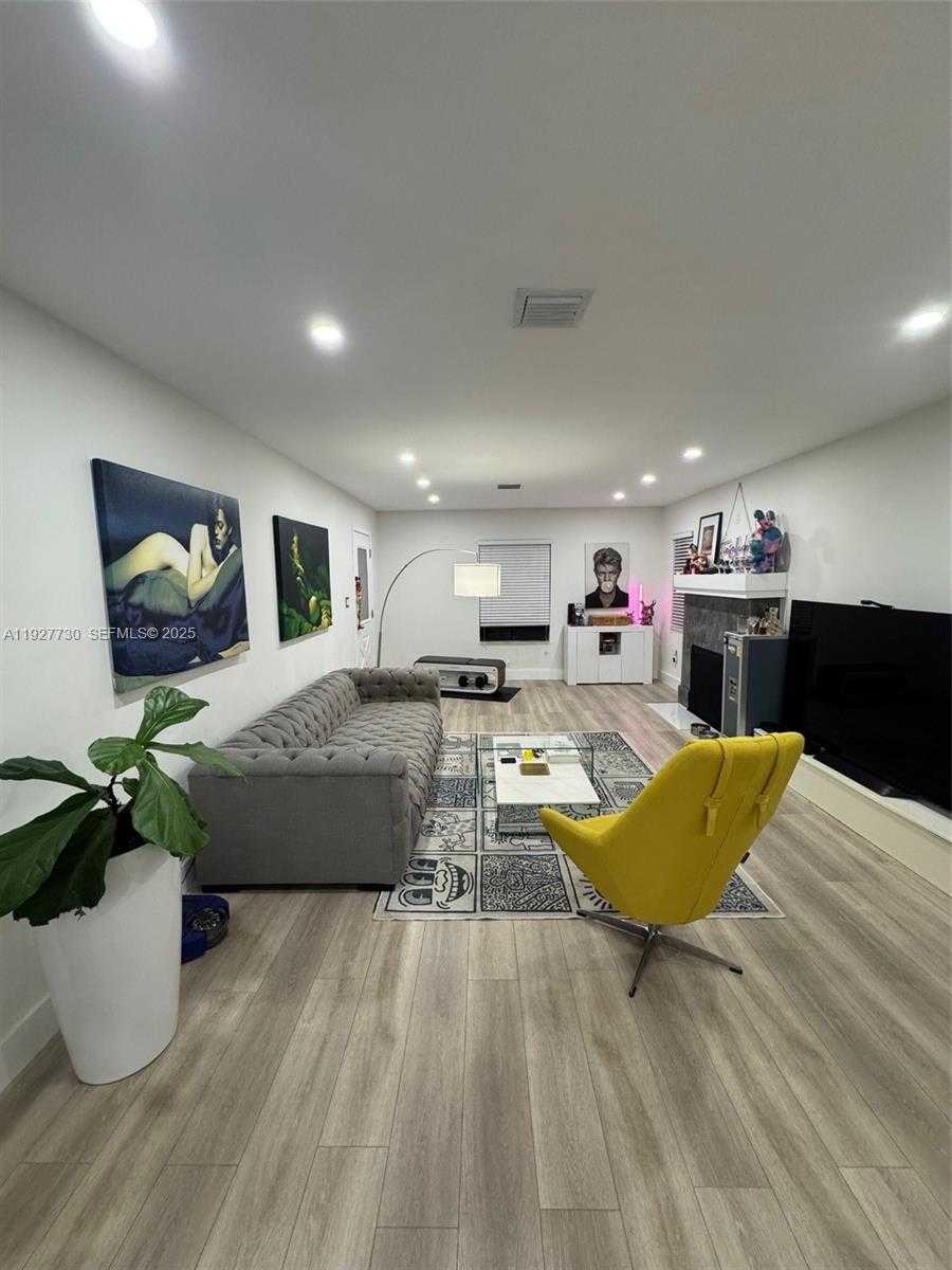 Small Image of 557 NORTH WEST 44ST #front, Miami Number 8