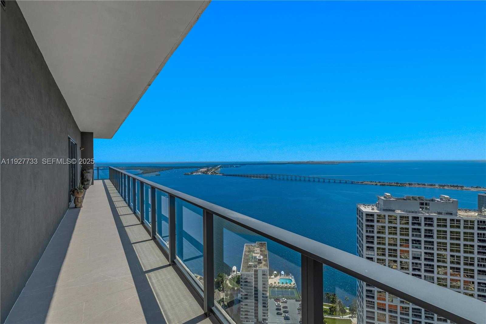 Small Image of 1451 BRICKELL AVE #4403, Miami Number 12
