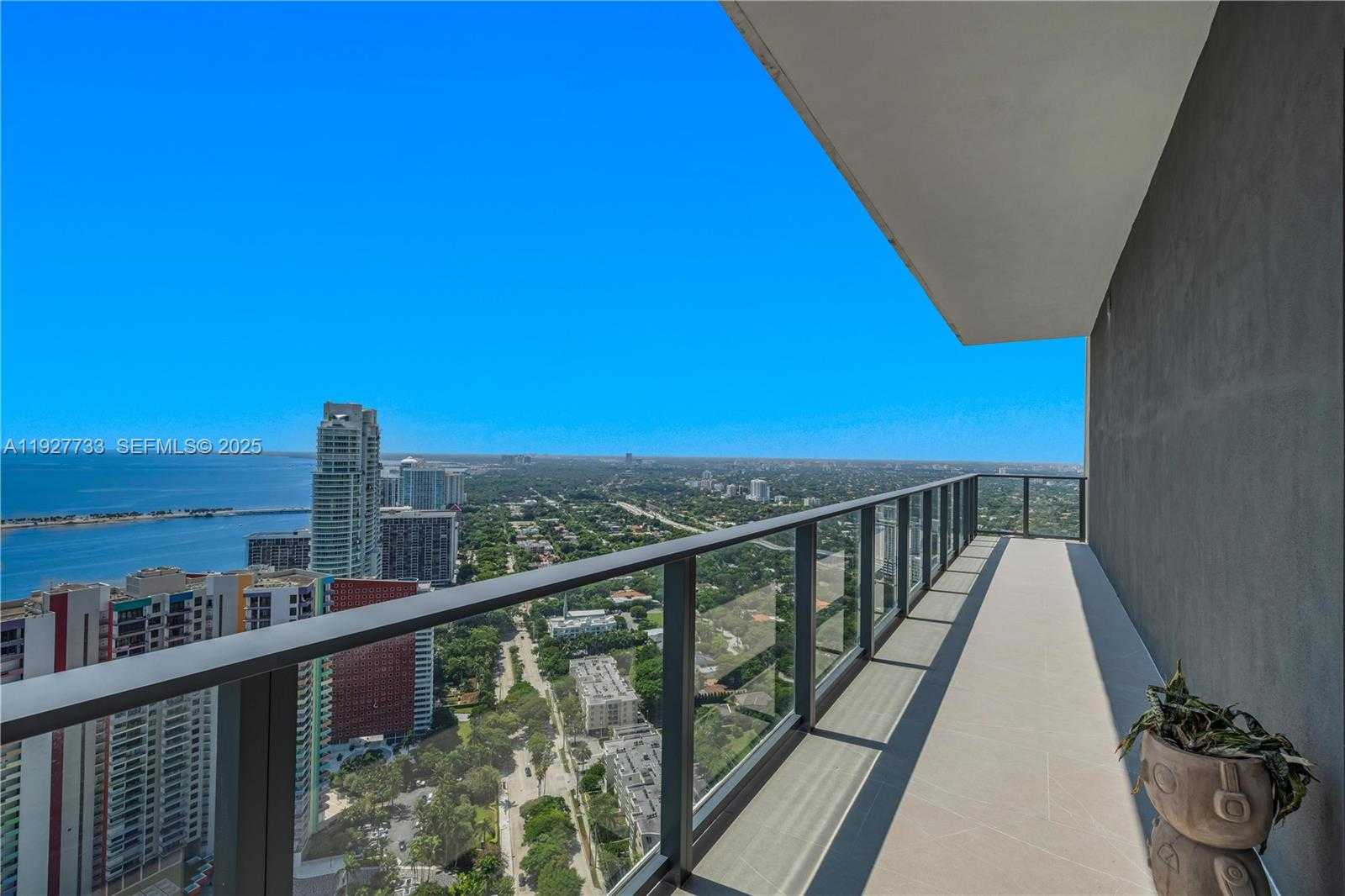 Small Image of 1451 BRICKELL AVE #4403, Miami Number 13