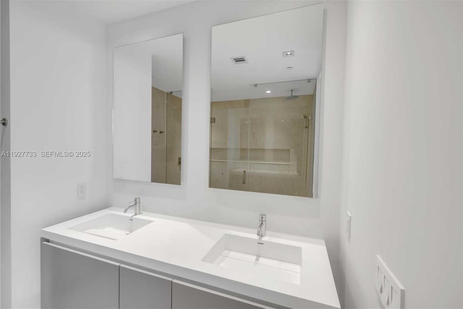 Small Image of 1451 BRICKELL AVE #4403, Miami Number 18