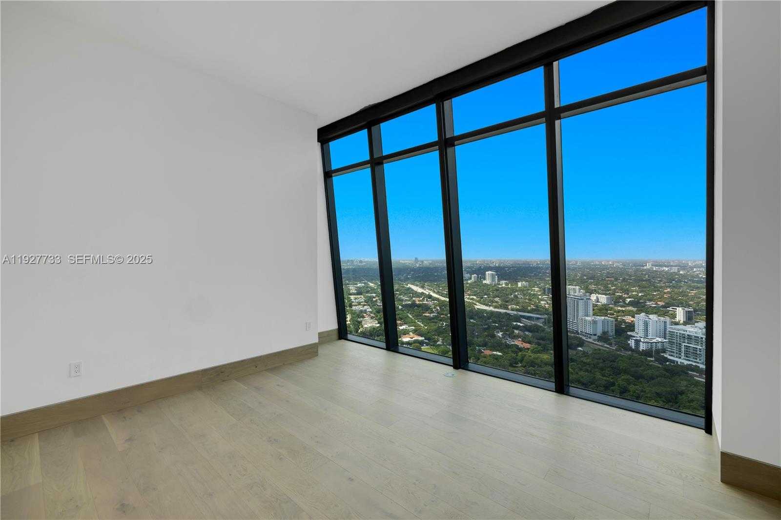Small Image of 1451 BRICKELL AVE #4403, Miami Number 20