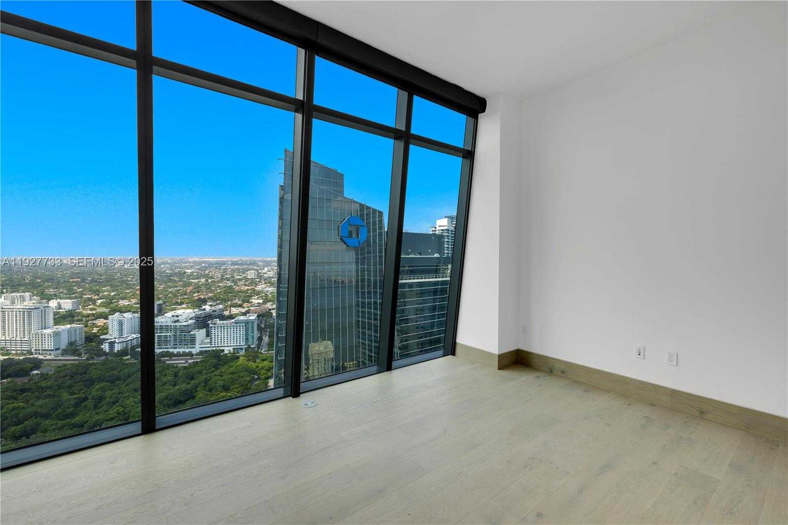Small Image of 1451 BRICKELL AVE #4403, Miami Number 21