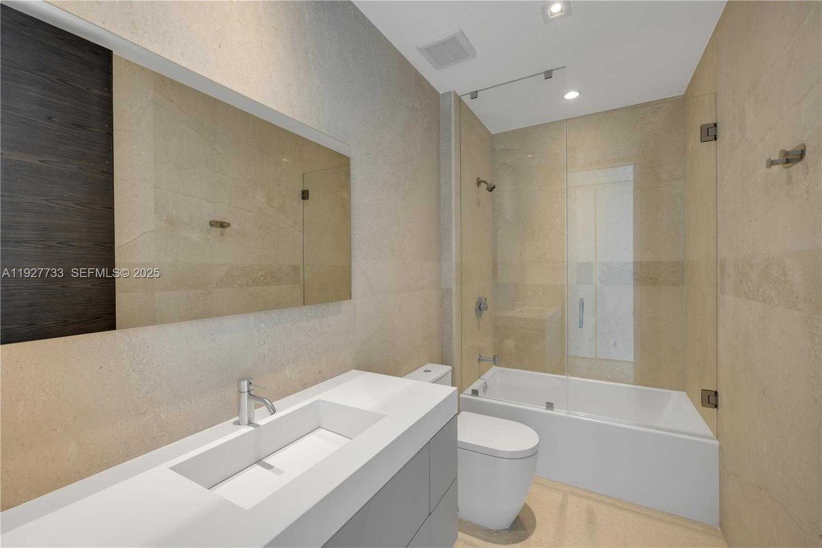 Small Image of 1451 BRICKELL AVE #4403, Miami Number 25