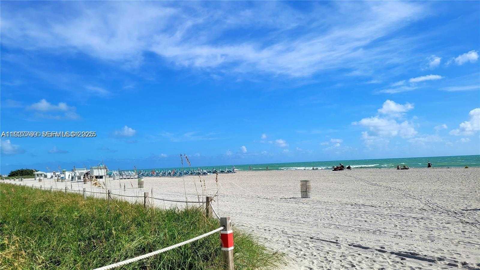 Small Image of 335 OCEAN DR #215, Miami Beach Number 2