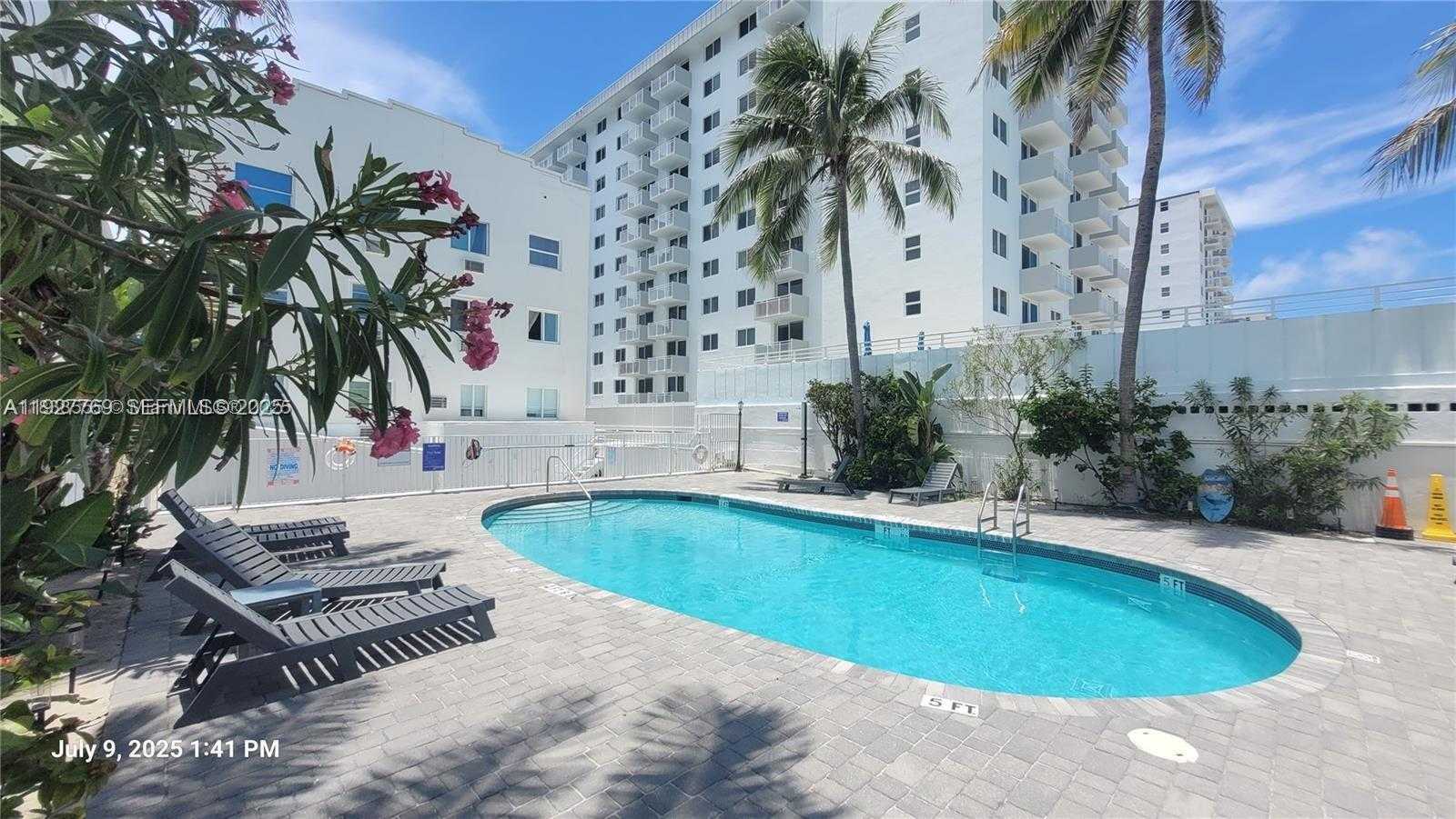 Small Image of 335 OCEAN DR #215, Miami Beach Number 3