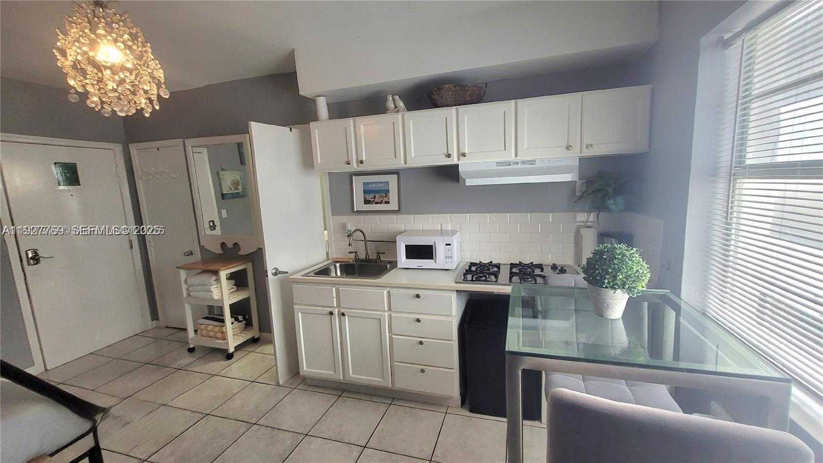 Small Image of 335 OCEAN DR #215, Miami Beach Number 8