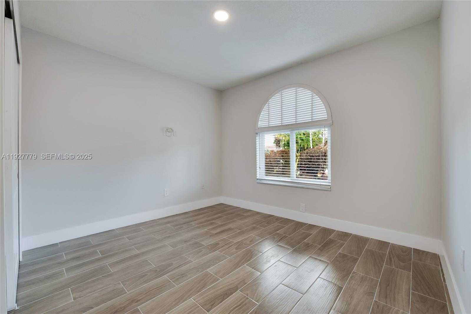 Small Image of 8952 SOUTH WEST 10TH TER, Miami Number 10