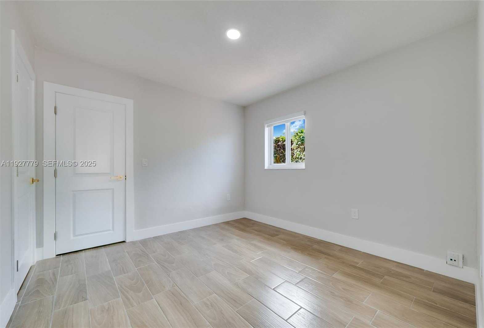 Small Image of 8952 SOUTH WEST 10TH TER, Miami Number 14