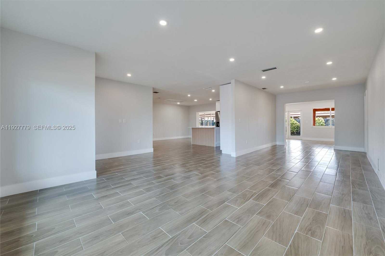 Small Image of 8952 SOUTH WEST 10TH TER, Miami Number 4