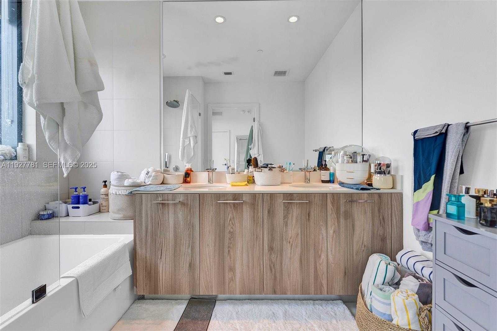 Small Image of 501 NORTH EAST 31 #4305, Miami Number 20