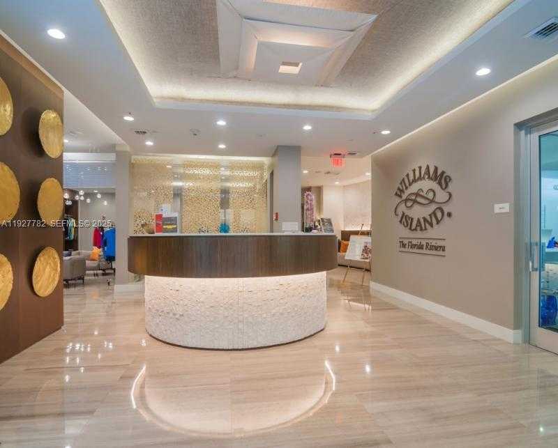 Small Image of 7000 ISLAND BL #2806, Aventura Number 35