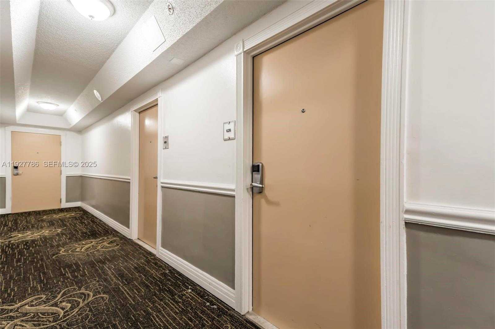 Small Image of 19201 COLLINS AVE #628, Sunny Isles Beach Number 4