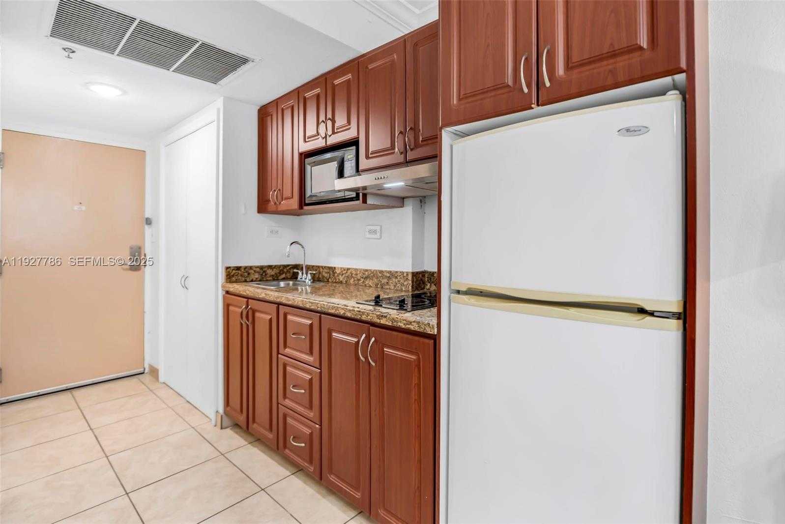 Small Image of 19201 COLLINS AVE #628, Sunny Isles Beach Number 5