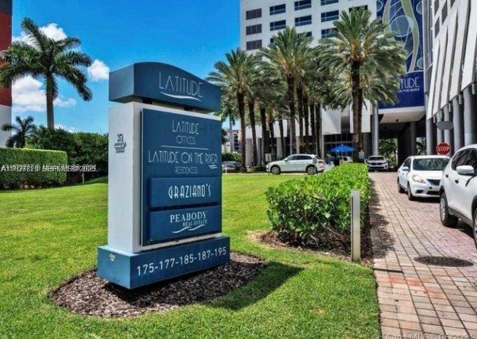 Small Image of 185 SOUTH WEST 7TH ST #1406, Miami Number 3