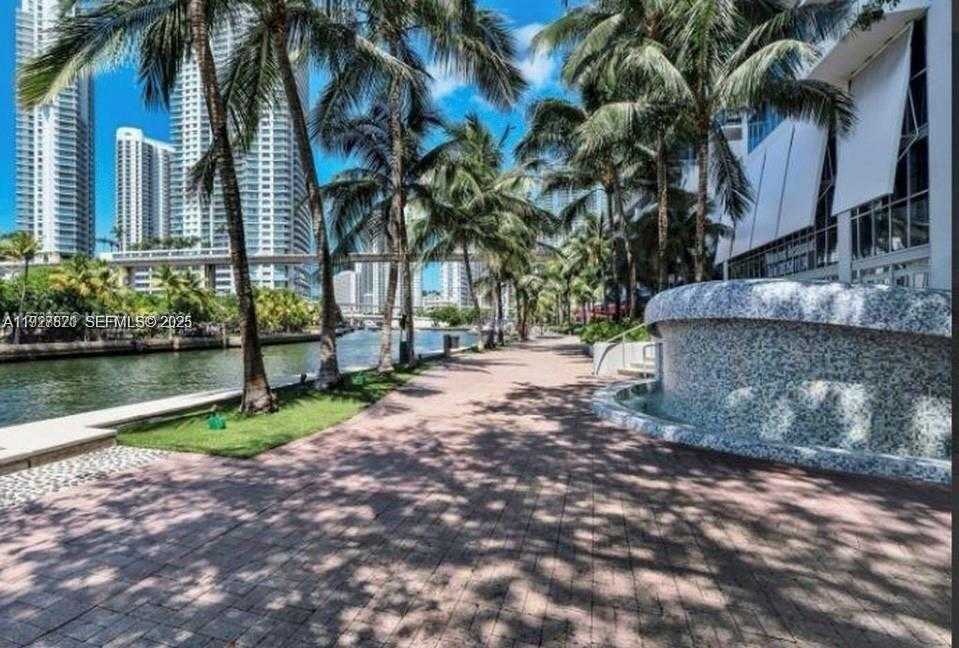 Small Image of 185 SOUTH WEST 7TH ST #1406, Miami Number 34