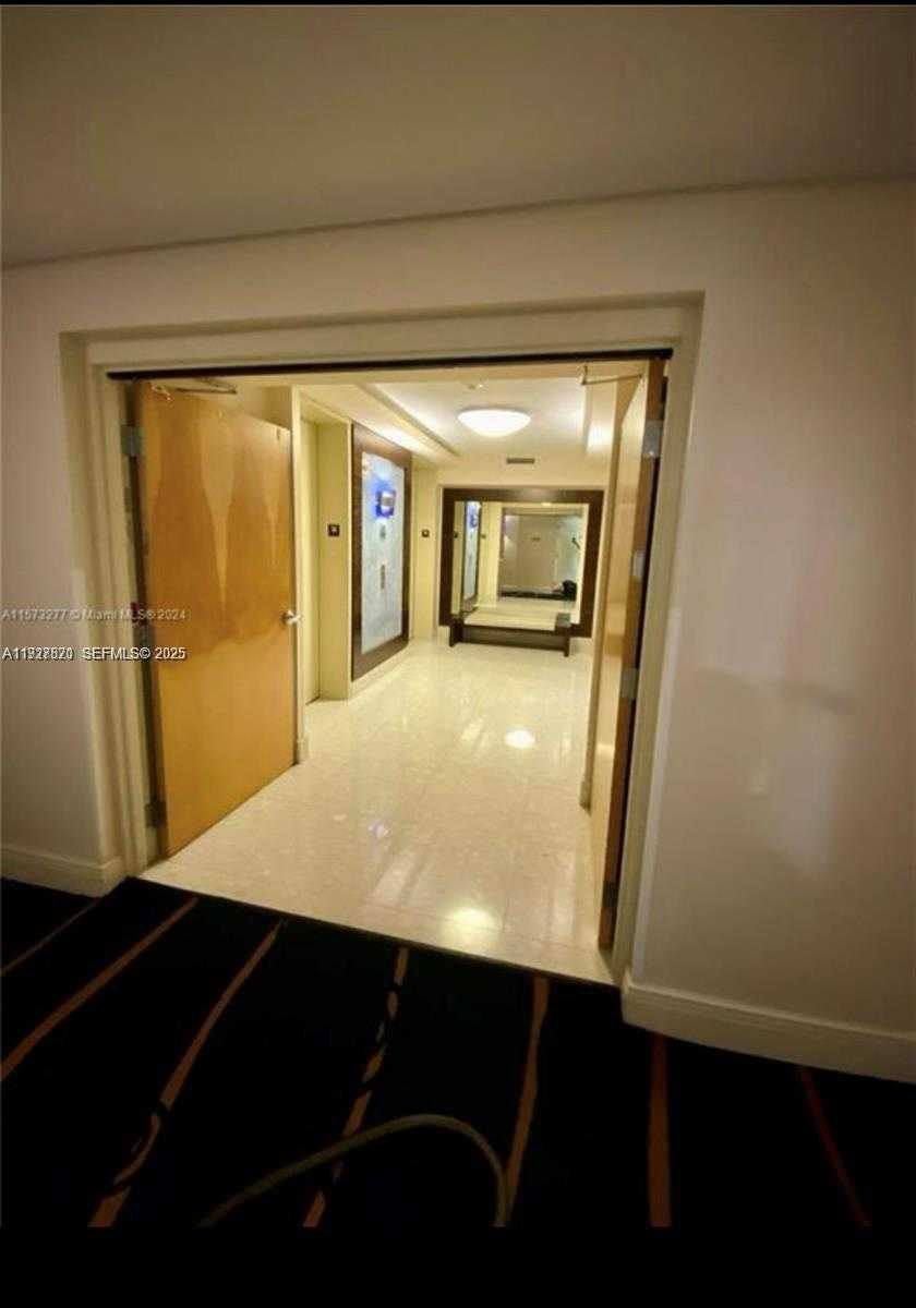 Small Image of 185 SOUTH WEST 7TH ST #1406, Miami Number 5