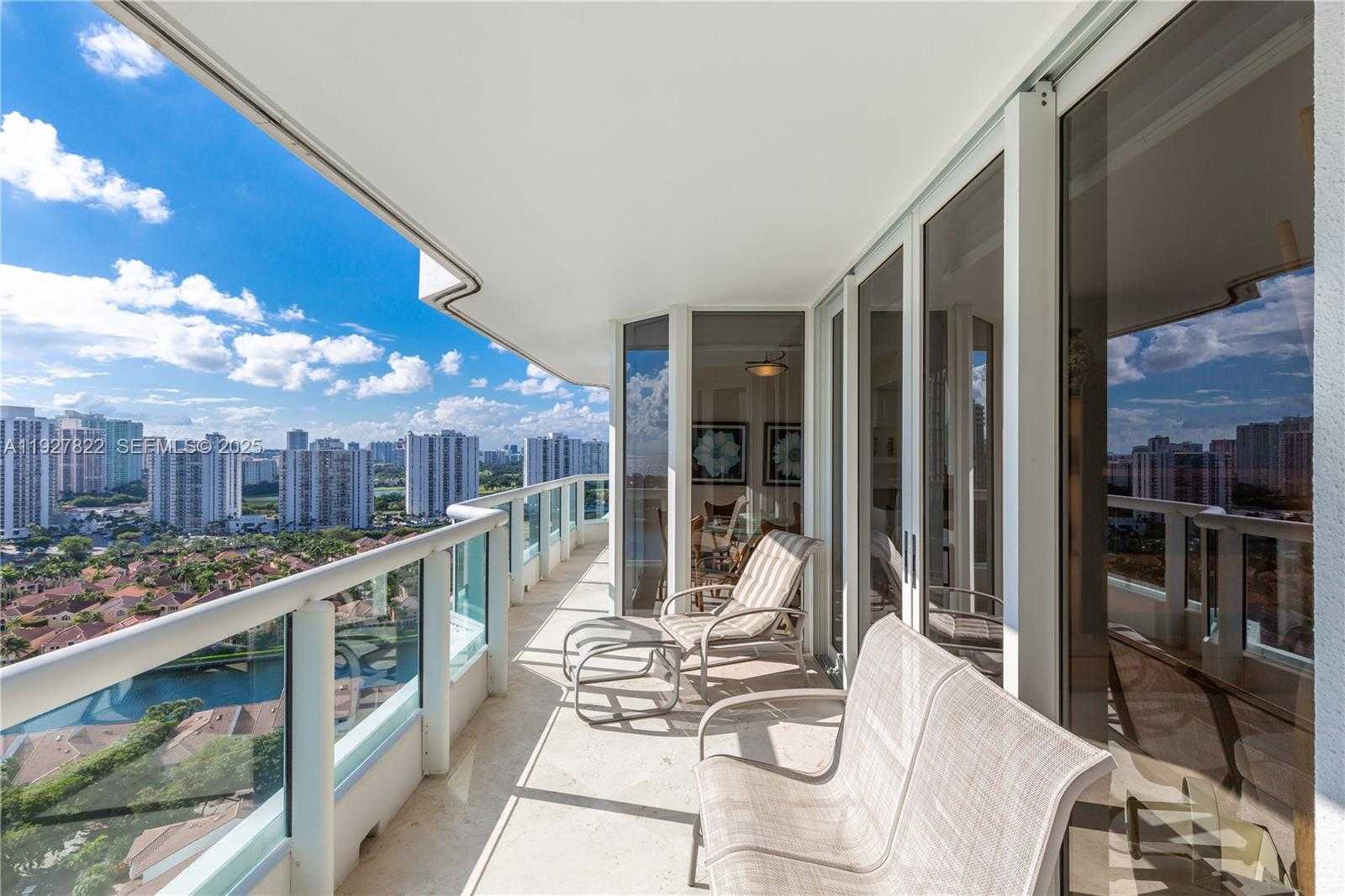 Small Image of 21055 YACHT CLUB DR #2310, Aventura Number 18