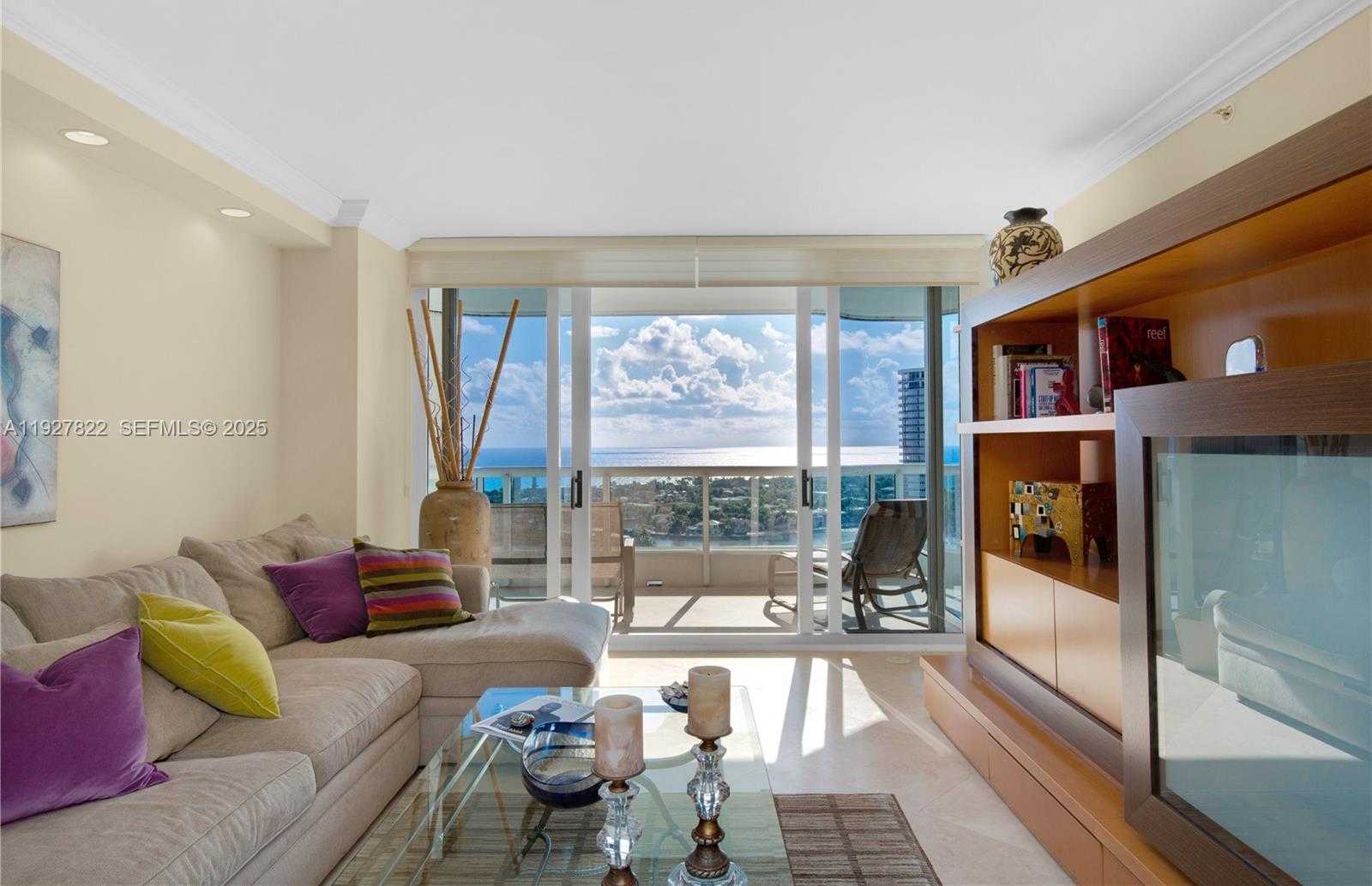 Small Image of 21055 YACHT CLUB DR #2310, Aventura Number 4