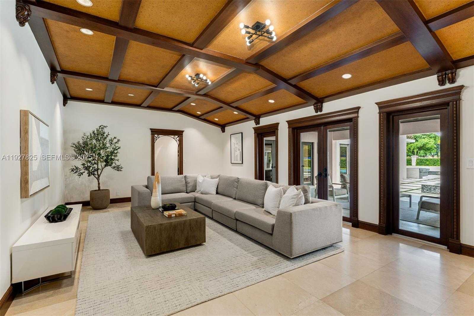 Small Image of 3310 GRANADA BLVD, Coral Gables Number 4