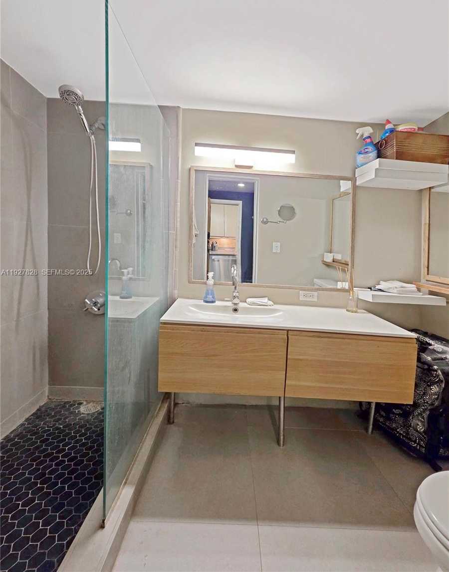 Small Image of 800 WEST AVE #524, Miami Beach Number 6