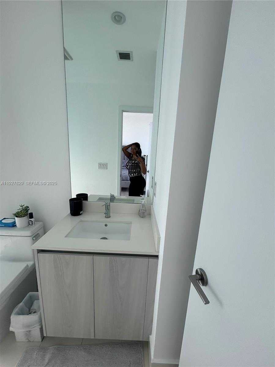 Small Image of 480 NORTH EAST 31ST ST #3001, Miami Number 10