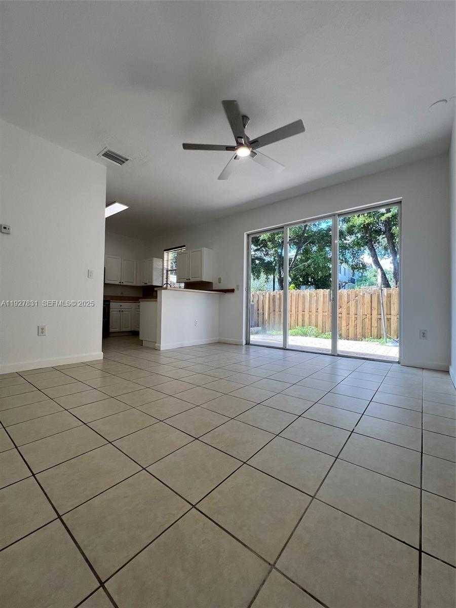 Small Image of 12724 SOUTH WEST 133RD ST, Miami Number 5