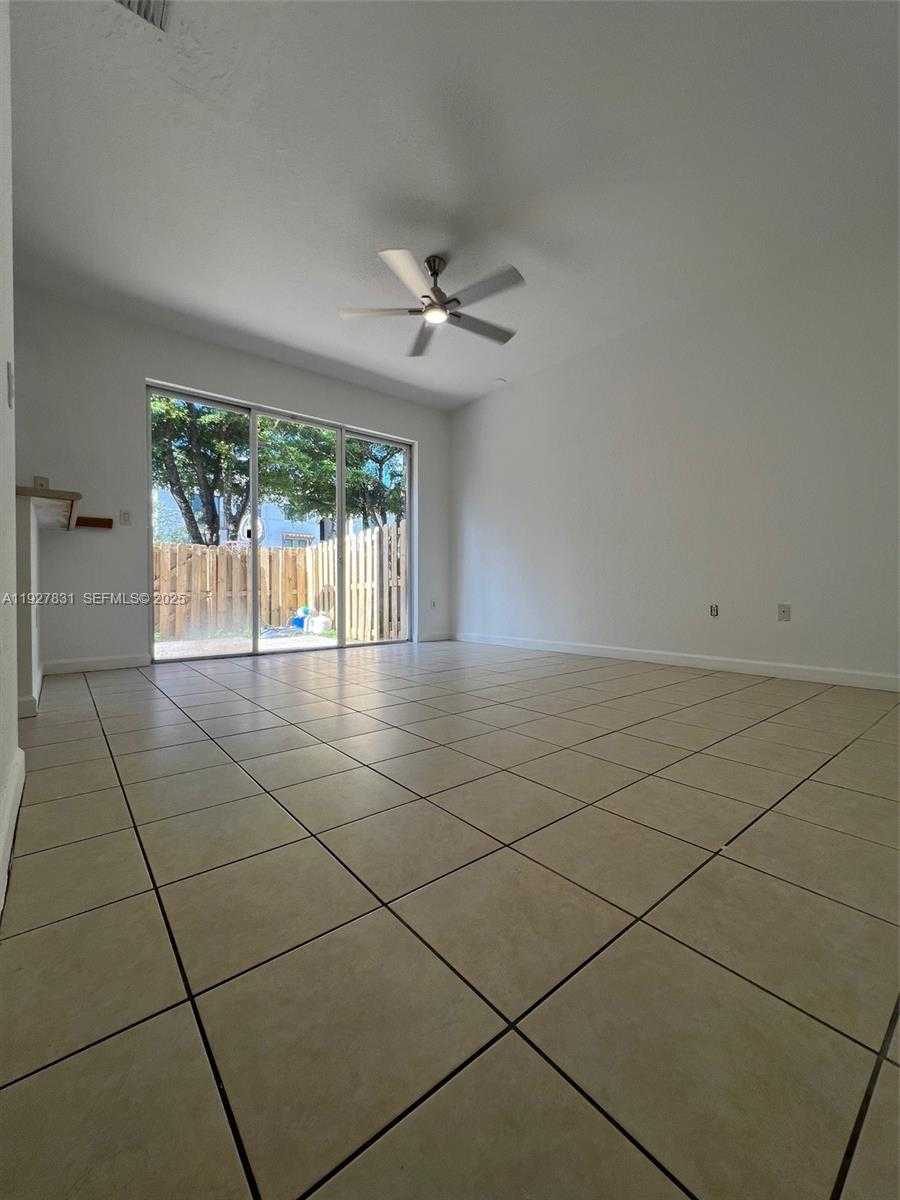 Small Image of 12724 SOUTH WEST 133RD ST, Miami Number 6
