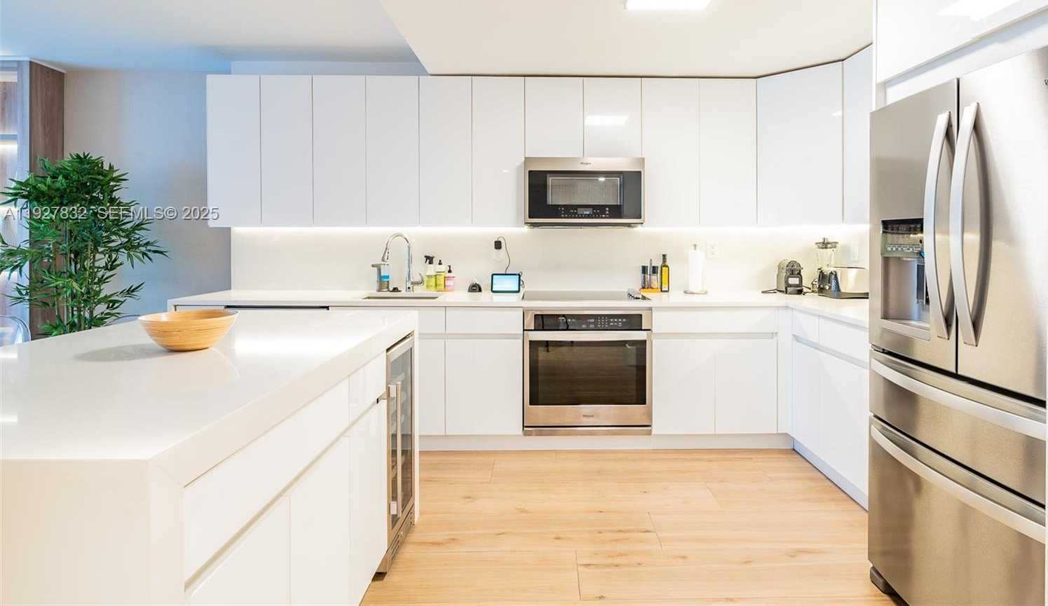 Small Image of 2301 COLLINS AVE #719, Miami Beach Number 5