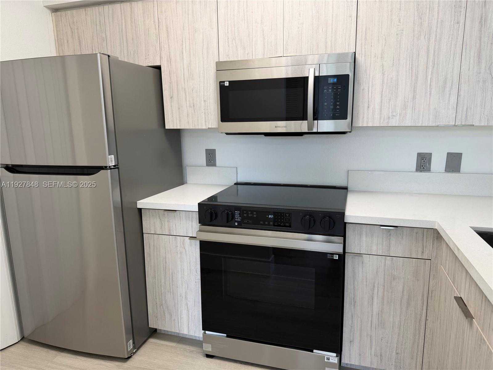 Small Image of 4350 NORTH WEST 107TH AVE #106, Doral Number 2