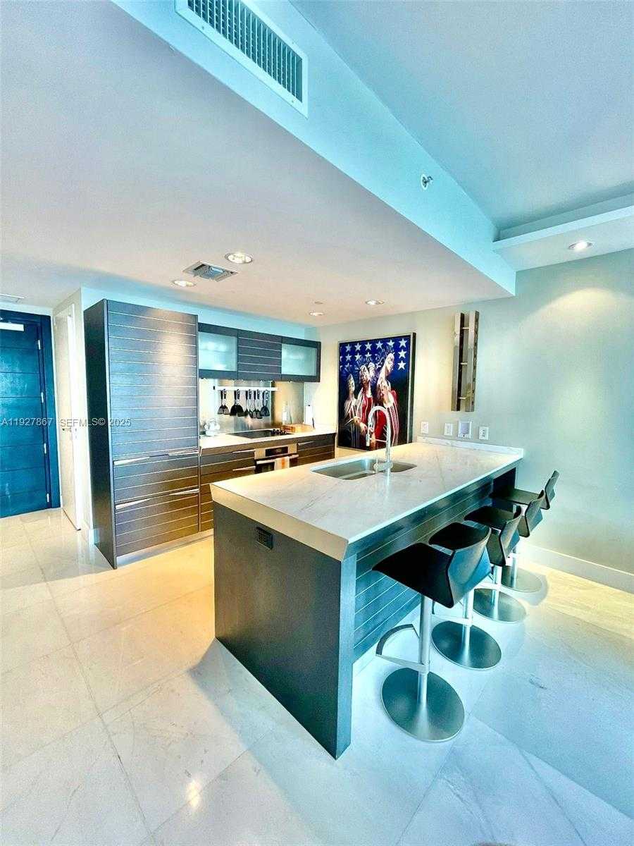 Small Image of 200 BISCAYNE BLVD WAY #4310, Miami Number 6