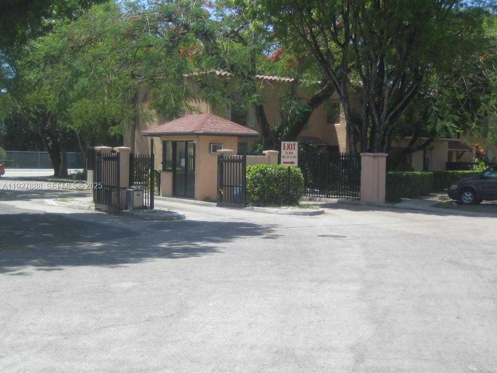 Small Image of 10744 NORTH KENDALL DR #M-16, Miami Number 17