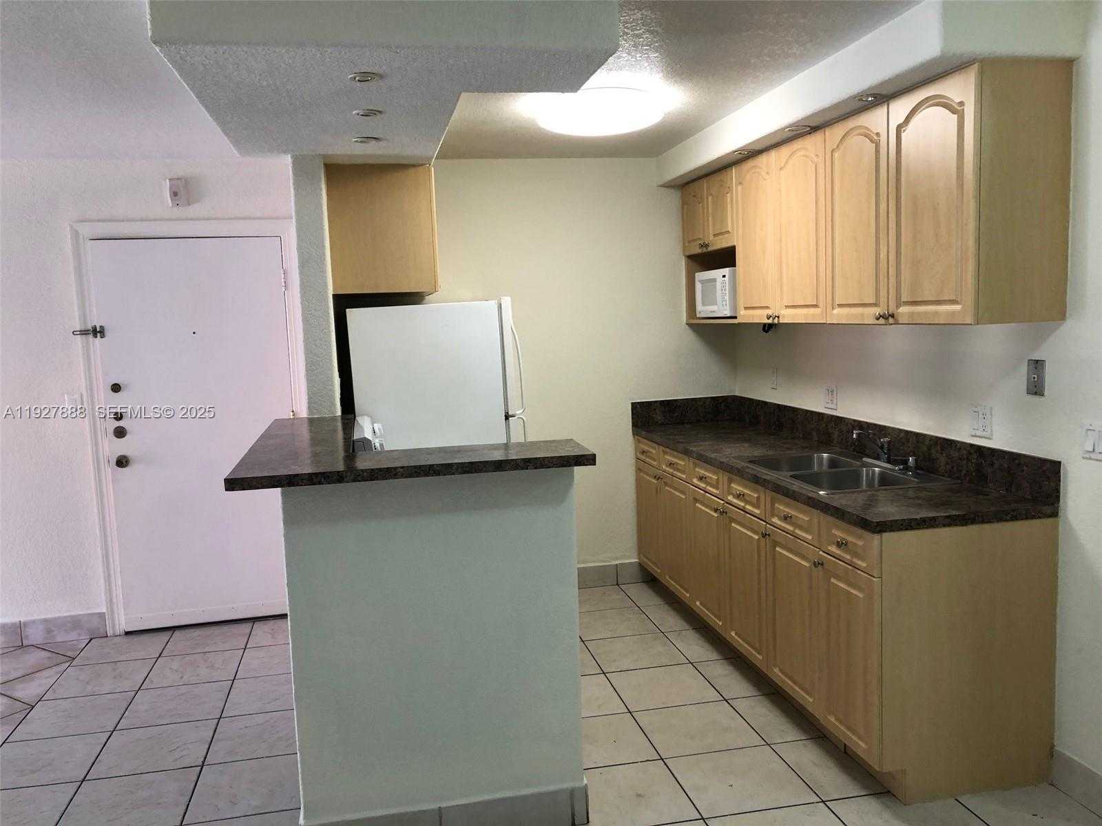 Small Image of 10744 NORTH KENDALL DR #M-16, Miami Number 3