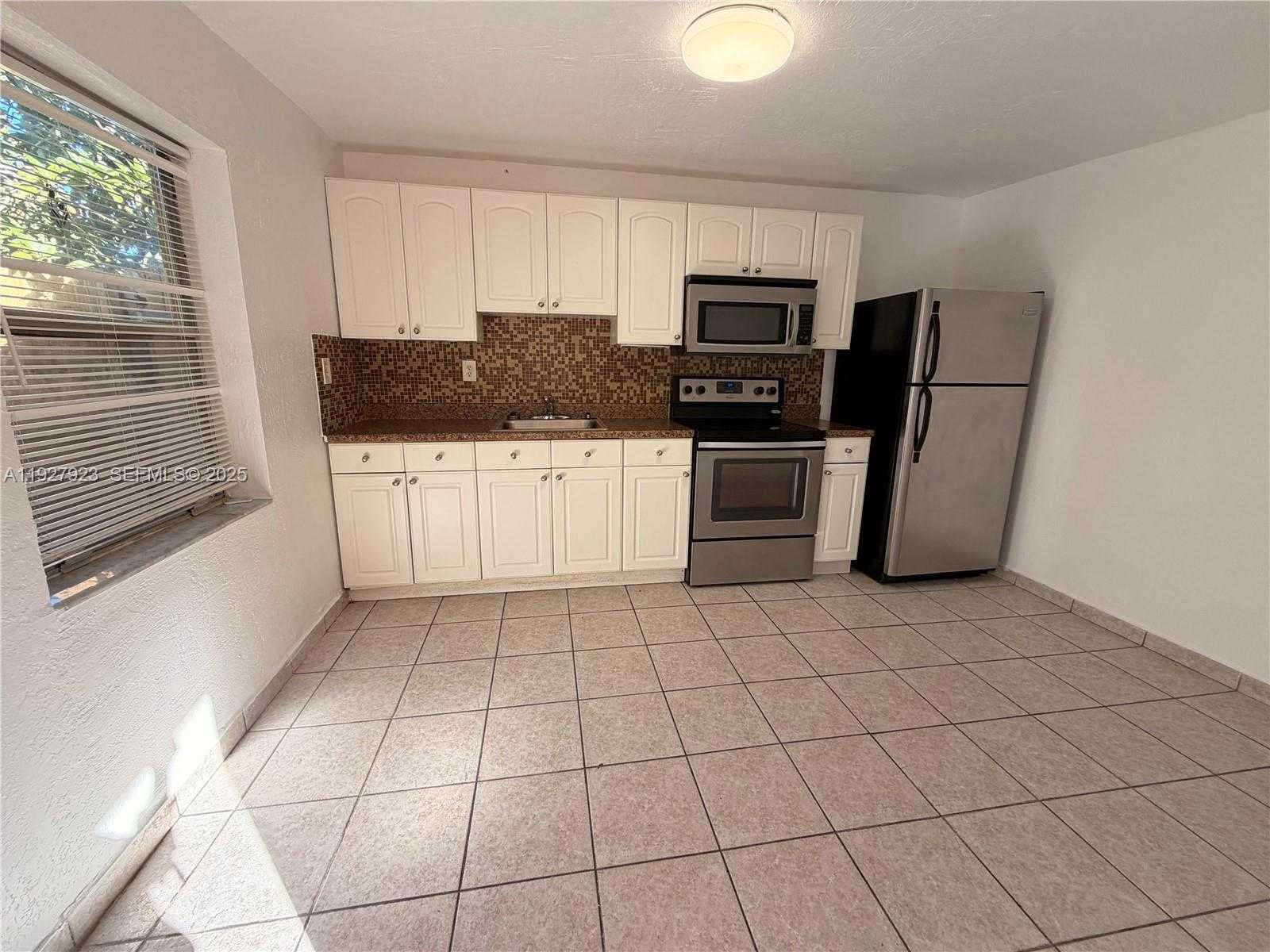 Small Image of 1020 NORTH WEST 33RD AVE #1, Miami Number 7