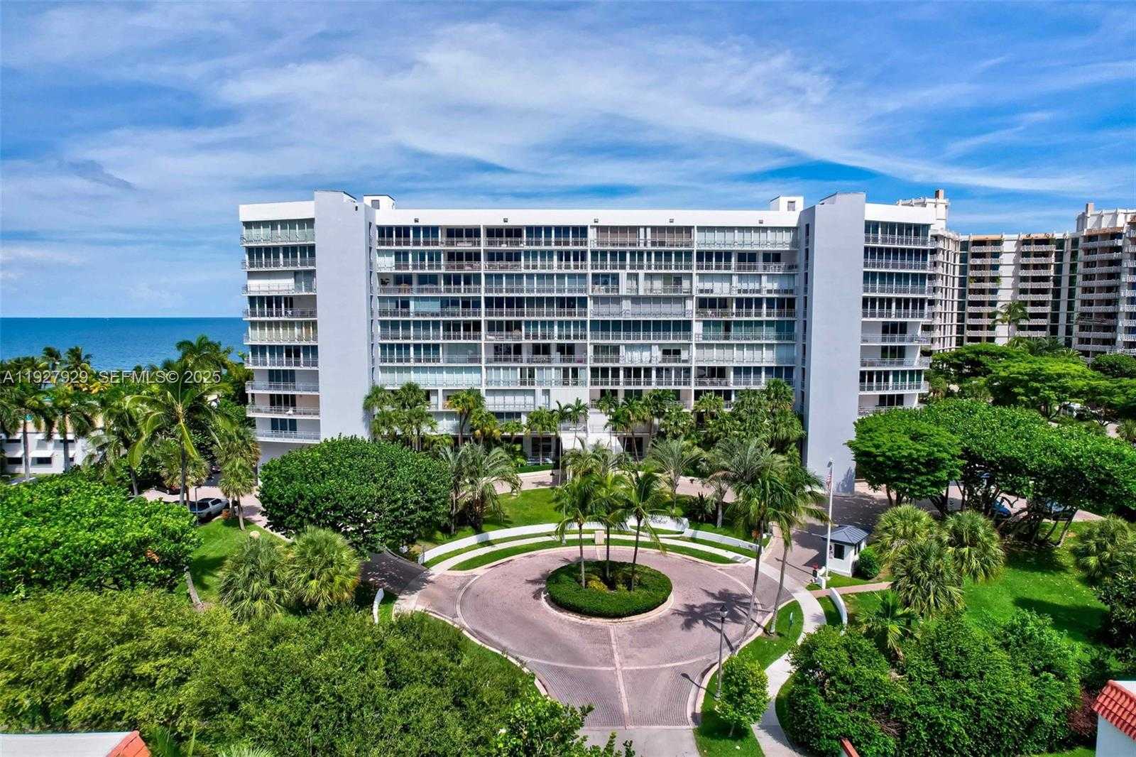 Small Image of 600 GRAPETREE DR #8FS, Key Biscayne Number 1