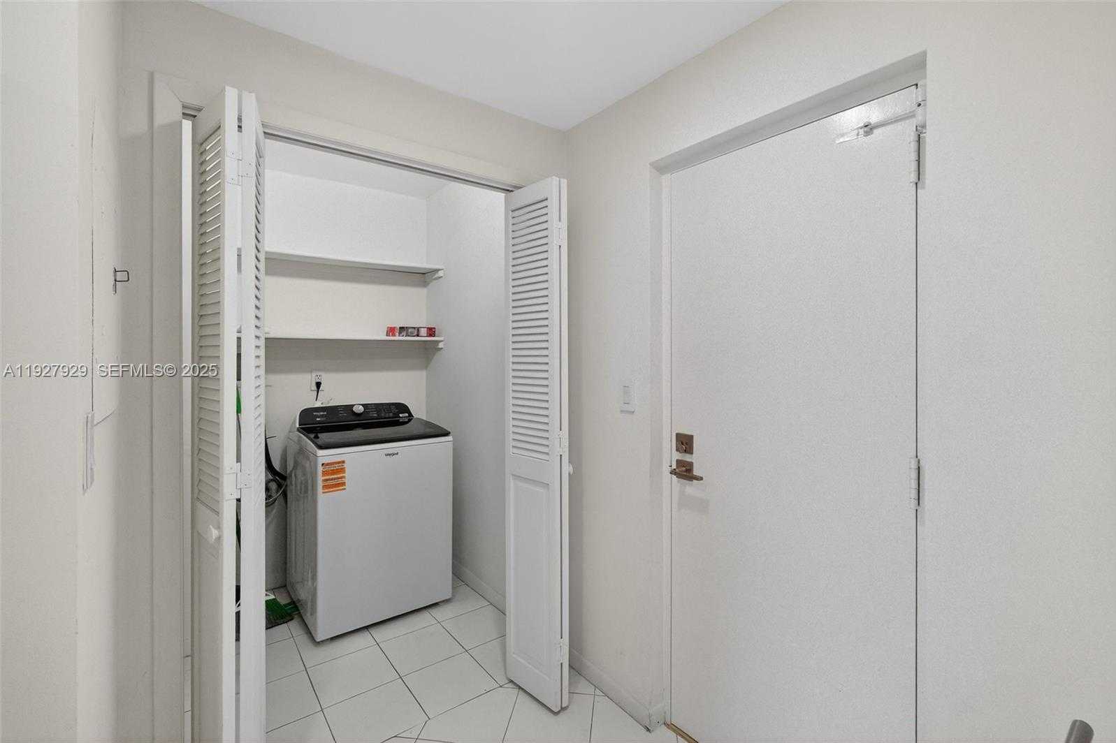 Small Image of 600 GRAPETREE DR #8FS, Key Biscayne Number 14