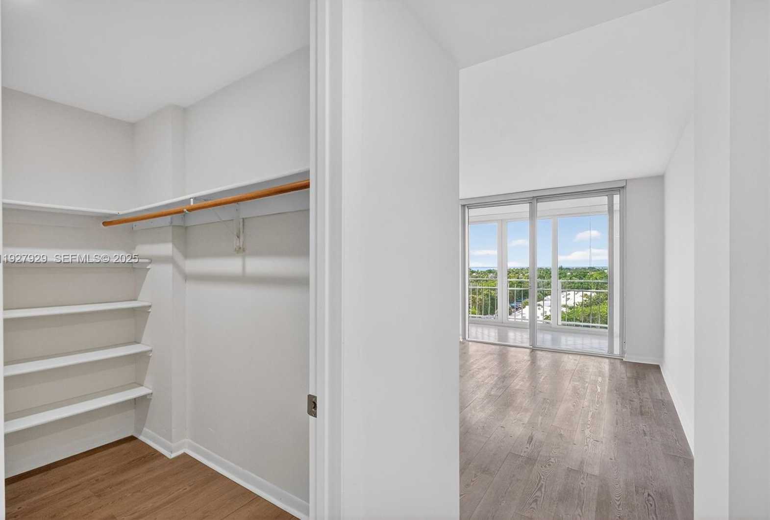 Small Image of 600 GRAPETREE DR #8FS, Key Biscayne Number 21