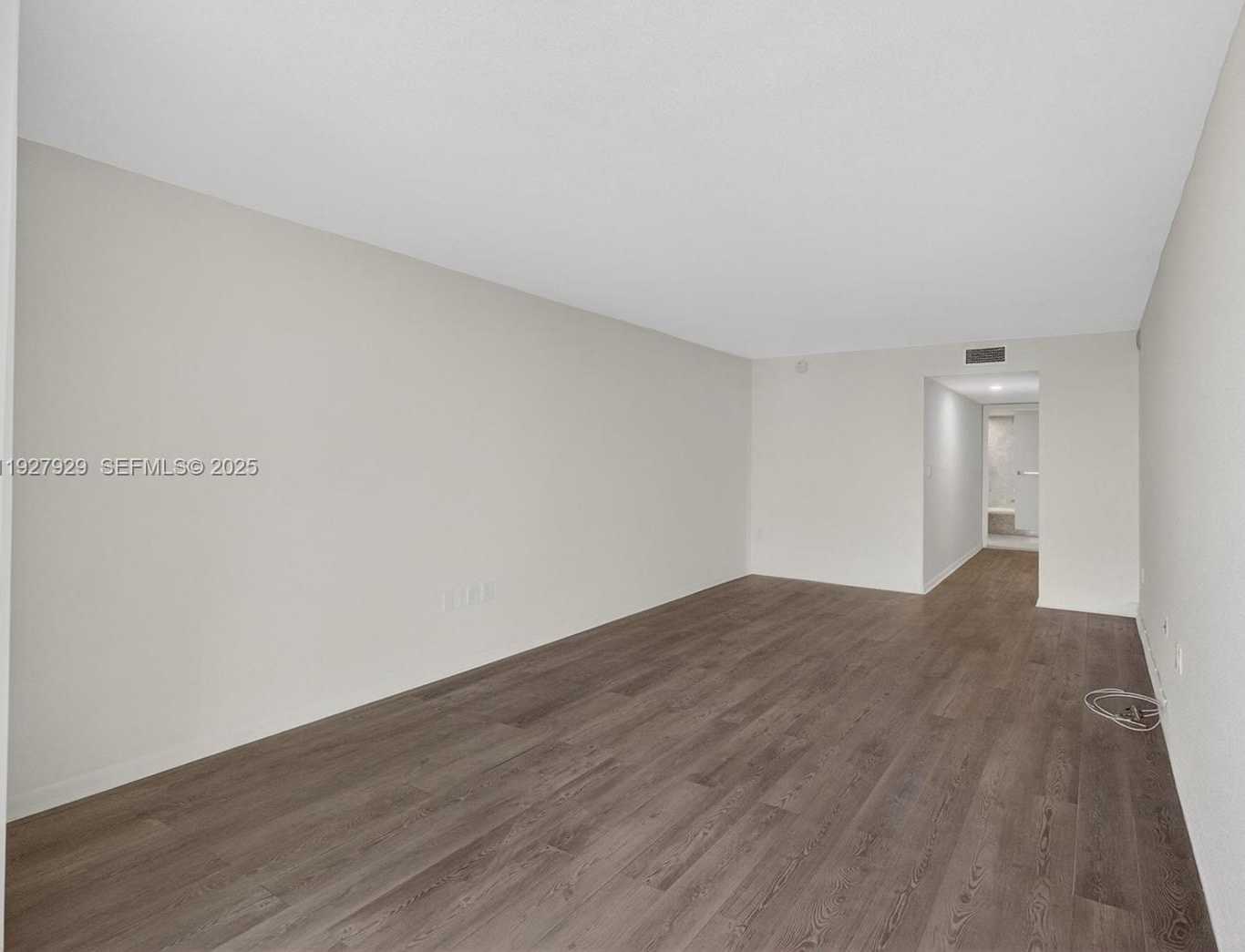 Small Image of 600 GRAPETREE DR #8FS, Key Biscayne Number 28