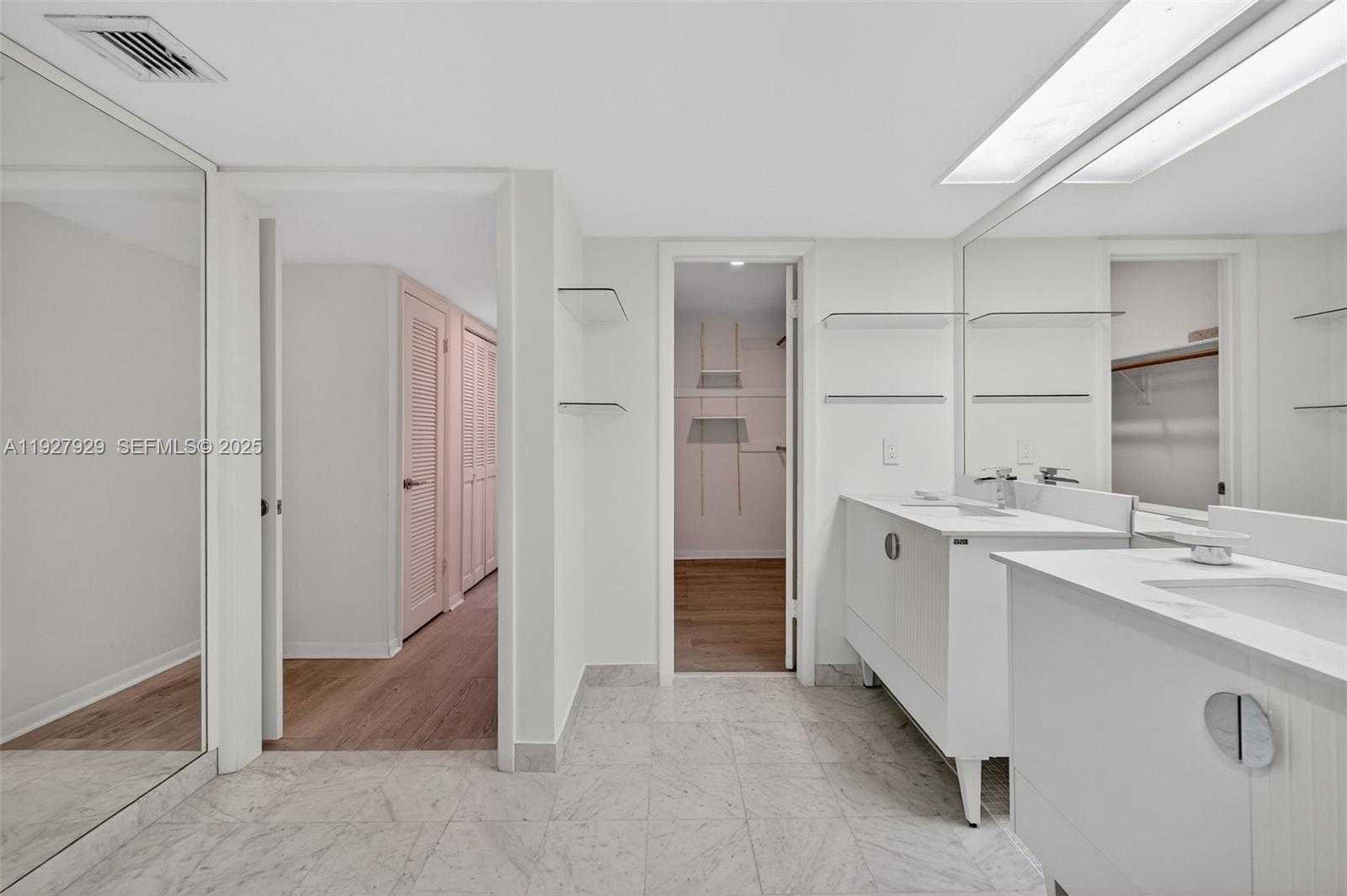 Small Image of 600 GRAPETREE DR #8FS, Key Biscayne Number 34