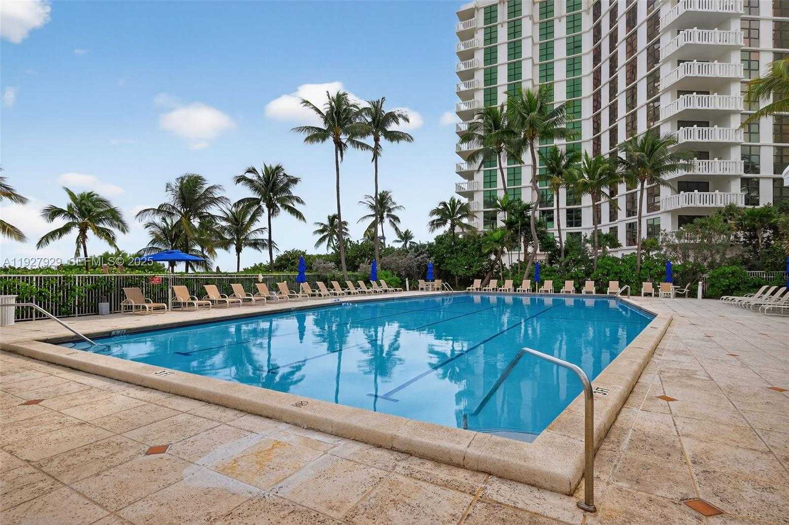 Small Image of 600 GRAPETREE DR #8FS, Key Biscayne Number 42