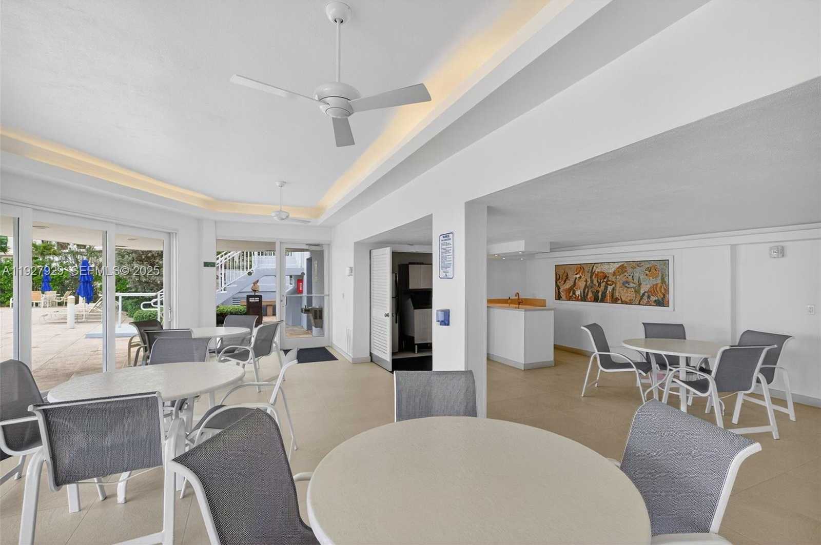 Small Image of 600 GRAPETREE DR #8FS, Key Biscayne Number 44
