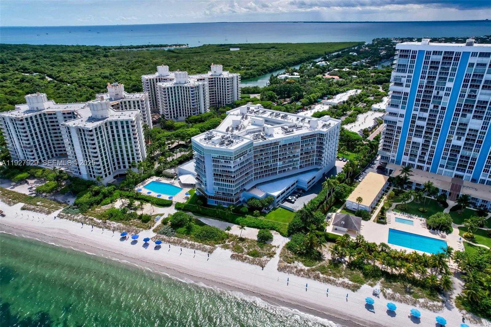 Small Image of 600 GRAPETREE DR #8FS, Key Biscayne Number 47